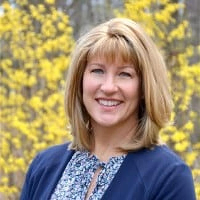 Headshot of Jennifer Higgins Pitre, USNH Alumni Trustee